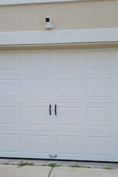 freepik__fix-the-garage-door__79247
